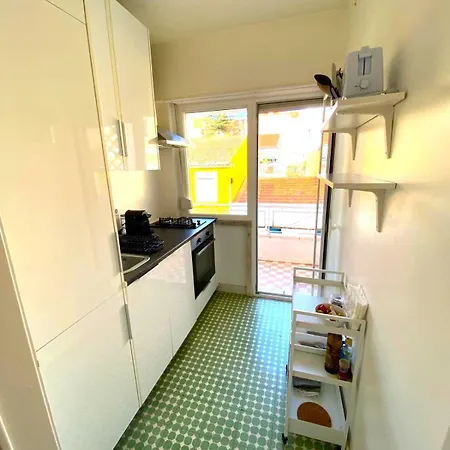 Sunny With A Balcony Apartment Lissabon