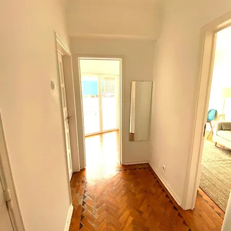 Apartment Sunny With A Balcony Lisbon