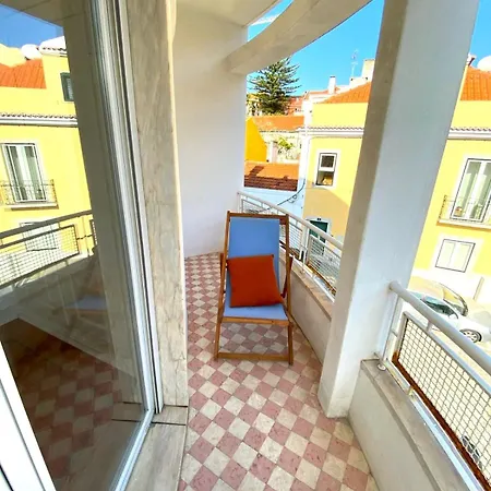 Sunny With A Balcony 아파트 *
