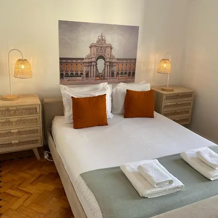 Sunny With A Balcony Апартаменти Лісабон