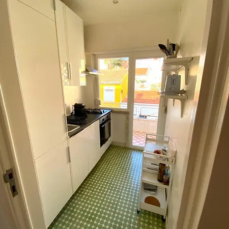 Sunny With A Balcony